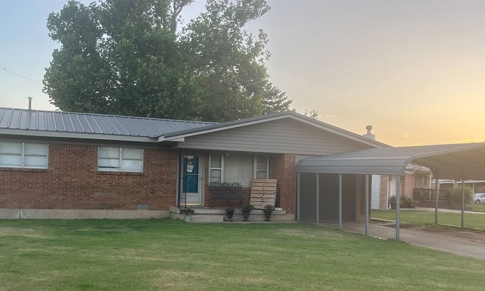 Laverne House | Family Friendly, close to golf course.
