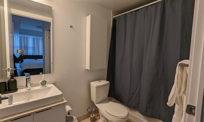 Toronto Entertainment District Condo | Family Friendly Condo in heart of Downtown!
