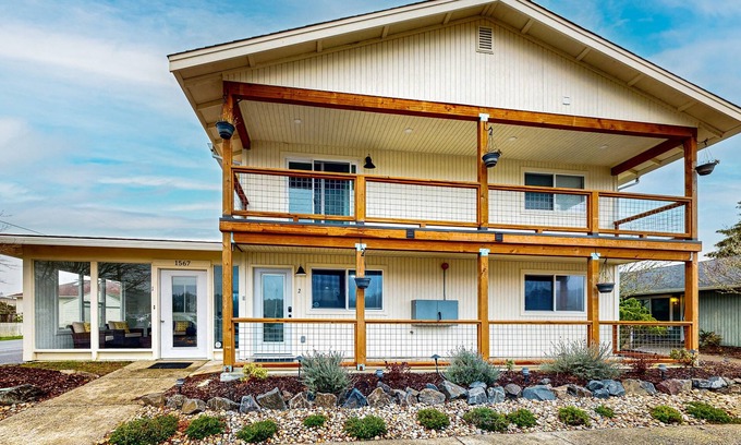 Florence Condo | Family-friendly condo with kitchen, close to river, downtown & WIFI