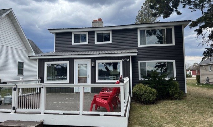 Conway Cottage | FAMILY FRIENDLY COTTAGE SLEEPS 12 ! BEAUTIFULLY UPDATED