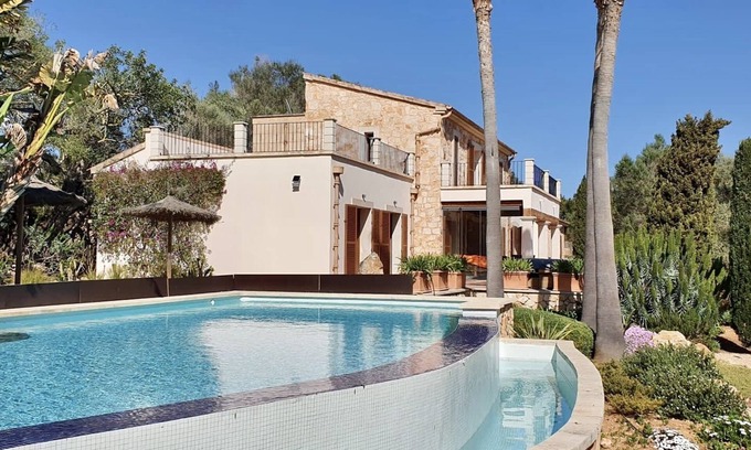 Santanyi House | Family-friendly dream finca with infinity pool, large garden, terrace, WLAN