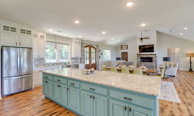 Edgemont House | Family-Friendly Edgemont Home w/ Deck & Lake Views