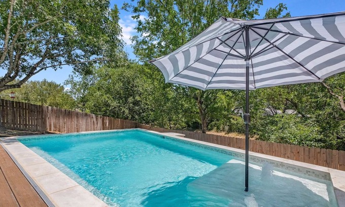 Parkwood House | Family Friendly, Heated Pool