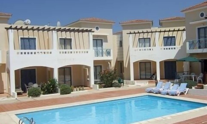 Universal Villa | Family Friendly Holiday Home With Pool To Rent Close To Tourist Area & Amenities