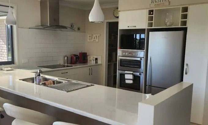Papamoa Beach House | Family Friendly Holiday House on the Waterways