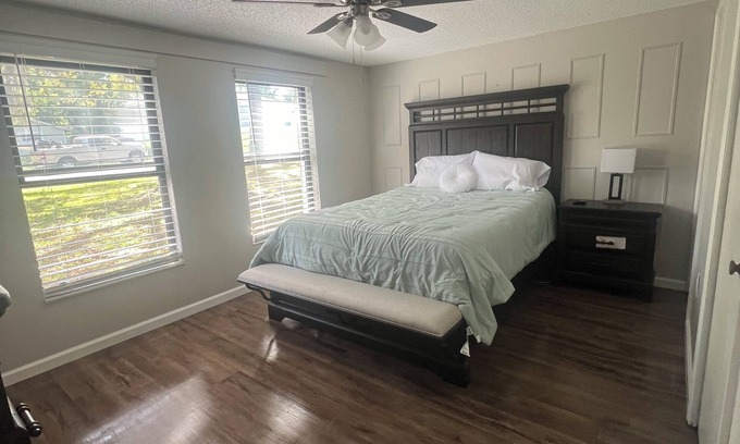 Spring Hill House | Family friendly home near Weeki Wachee, Hernando beach, and gulf beaches