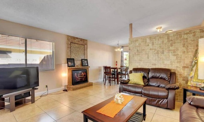 Paradise Valley House | Family-Friendly Home Close to the Strip