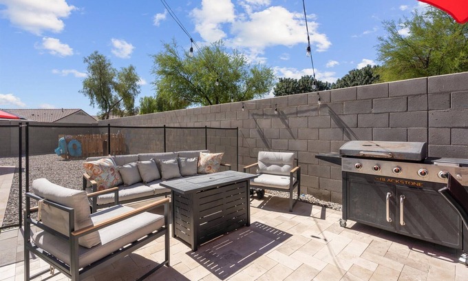 Centerra House | Family Friendly Home Minutes to Goodyear Ballpark
