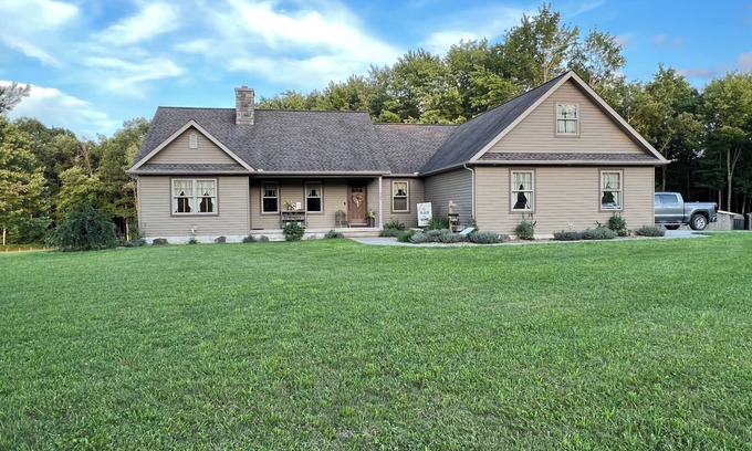 Allport House | Family Friendly Home, 35 mins from Penn State with easy access to I-80 and 322.