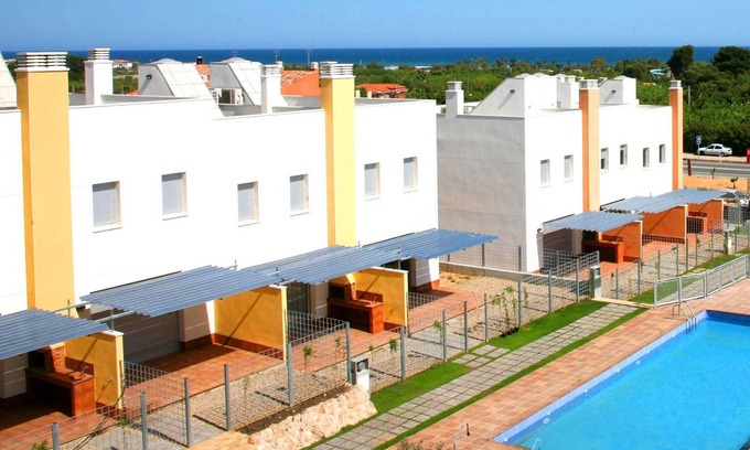 Creixell Apartment | Family-Friendly House in Creixell with Pool, Garden, and Private Parking Near Beach