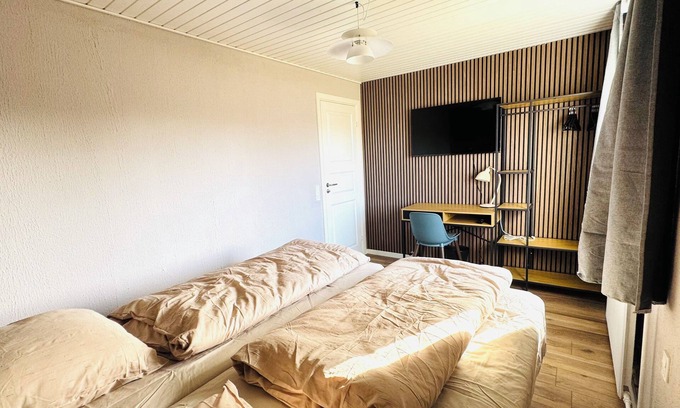 Borre House | Family-friendly house with 6 rooms & terrace - near Blåvand & Varde