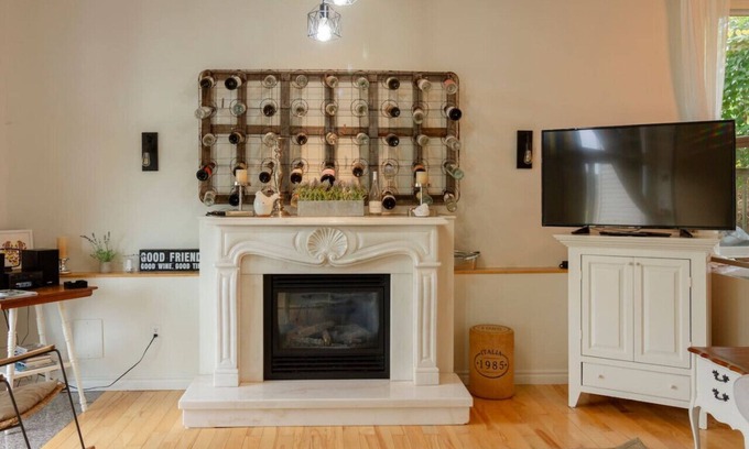 Prince Edward House | Family Friendly in Picton, PEC!