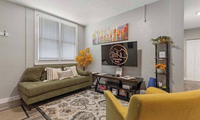 Littleton Apartment | Family friendly in Downtown Littleton