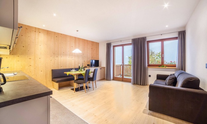 Ultimo Apartment | Family-Friendly Holiday Apartment 'Residence Kalchgruberhof Bergfichte' with Lake View & Wi-Fi
