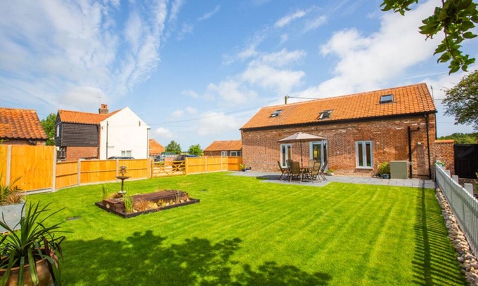 Irstead House | Family-friendly, luxury rental - close to the beach, Norfolk Broads and Norwich
