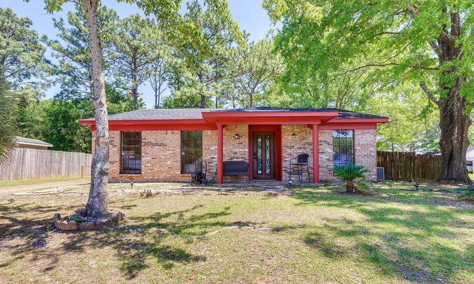 Mobile House | Family-Friendly Mobile Retreat w/Spacious Yard!