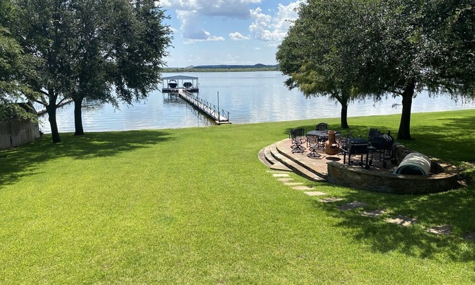 Graford House | Family Friendly PK Peninsula Lakefront Home 6 Bedrooms 6.5Bath