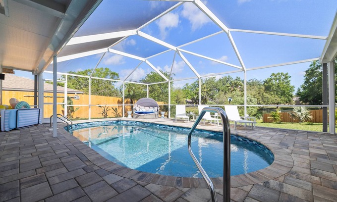 Embassy Hills House | Family-Friendly Retreat w/Heated Pool, Fishing Pond, Bikes, BBQ, Gourmet Kitchen & Kid Essentials