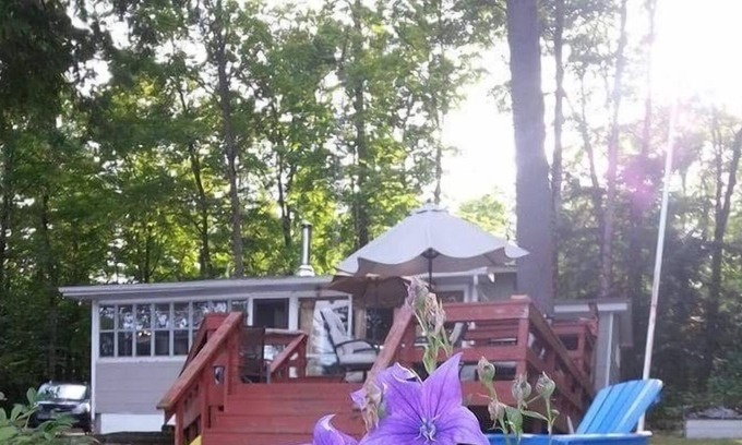 Lakehurst Cottage | Family Friendly Shallow/Clear Water Cottage on Beautiful Sandy Lake.