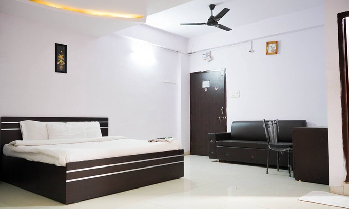 Rau Hotel | Family Friendly Sized AC Rooms are available