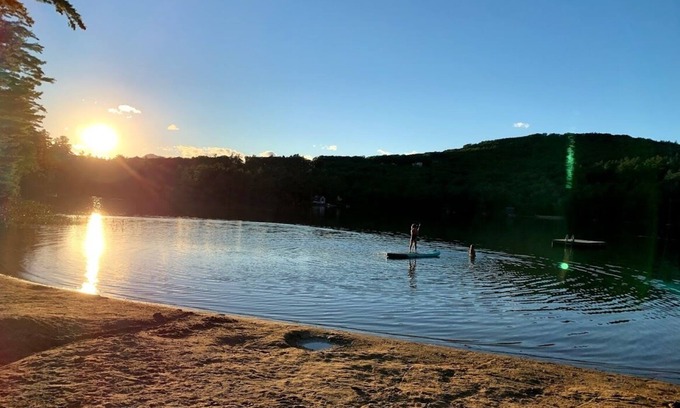 Eidelweiss Village House | Family friendly Ski/Lake house in the White Mountains - walk to lake