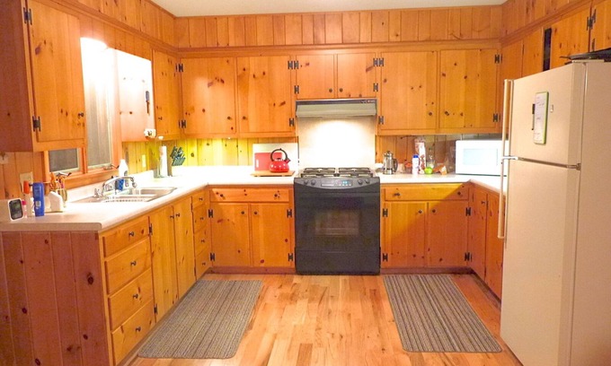Norway Cabin | Family Friendly Summer Vacation Cottage on Beautiful Lake Pennesseewassee