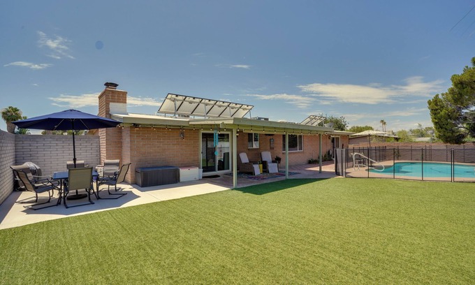 Casas Adobes House | Family-Friendly Tucson Retreat w/Pool & Yard!