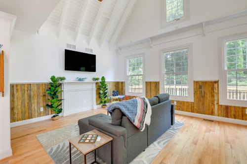 Chesapeake Beach House | Family-Friendly Chesapeake Beach House with Deck!