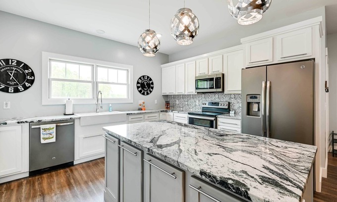 Windsor House | Family-Friendly Russell Springs Home w/Game Room!