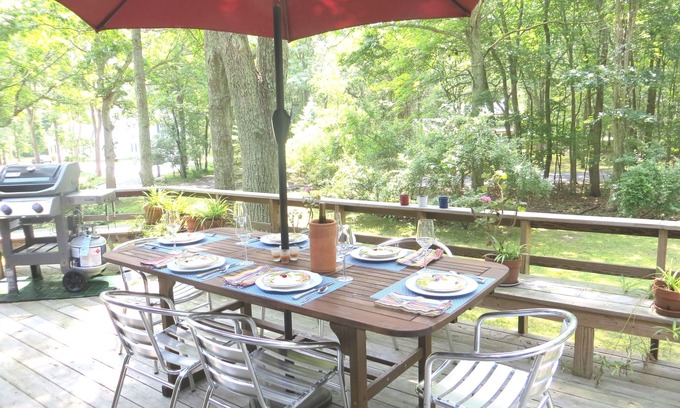 Hay Beach House | Family friendly home near beach with wonderful deck!