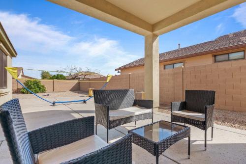 Palm Valley House | Family Friendly w Badminton Goodyear Park