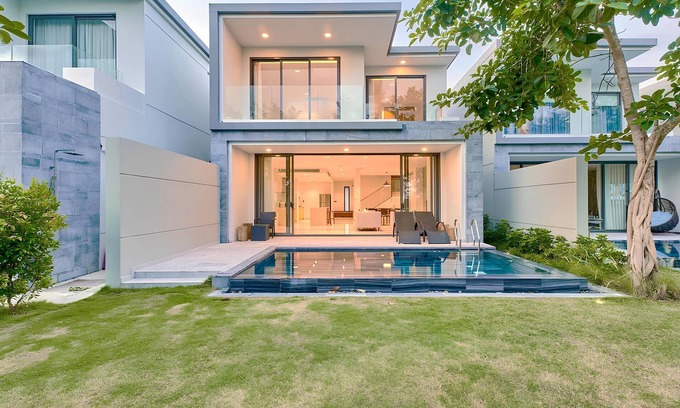 Ngu Hanh Son Villa | Family-Friendly3BRVilla BRGGolfView PrivatePool NearSea FreePickup(5 Nights+)