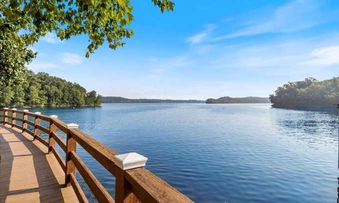 Osage Beach Condo | Family Fun at Lake Vibin' Lazy Days Osage Beach w/2 Pools, Playground, Games & Calm Water