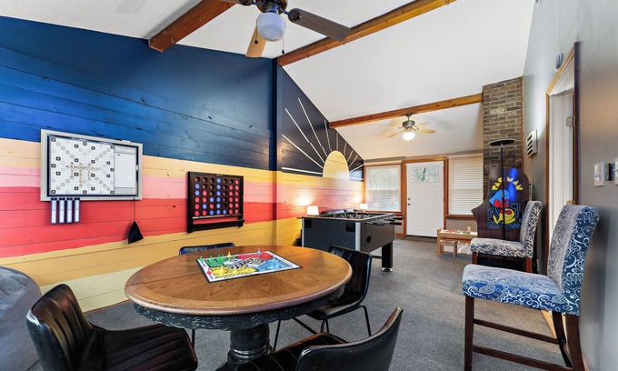 Carbon Hill House | Family Fun Hocking Hills Retreat, 2 Decks, Game Rm