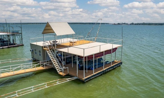 Brownwood House | Family Fun in Lake Life