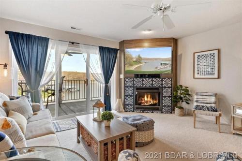 Osage Beach Apartment | Family Fun Lakefront Condo at Parkview Bay