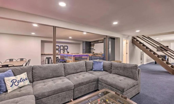 Albrightsville House | Family fun with Hot Tub and EV charger at the Duck Inn