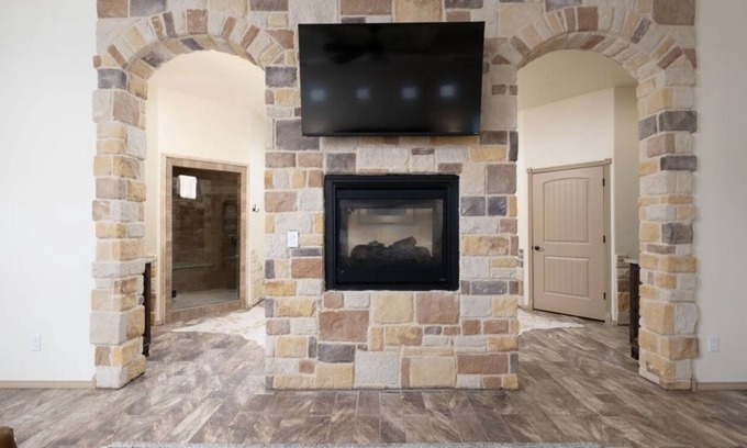 Amarillo House | Family Gathering Paradise-Game Room-Work Out Room Sleeps 16