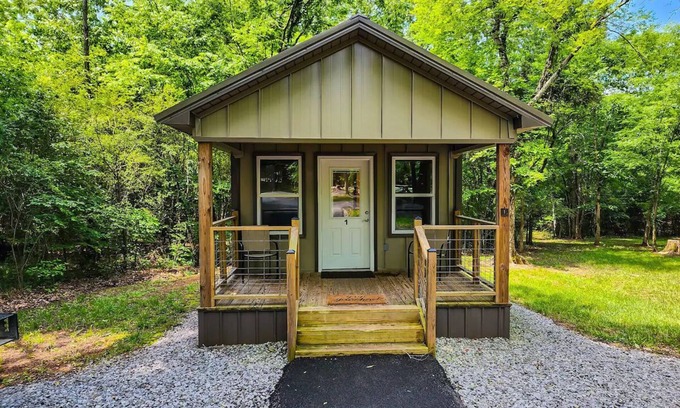 Guntersville Apartment | Family Get Away Tiny House Cabin with Bunk Room+Pet Friendly! Lake Guntersville