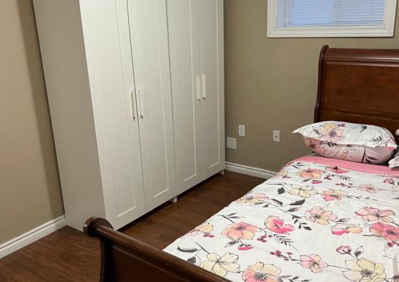 Bowmanville Apartment | Family Getaway