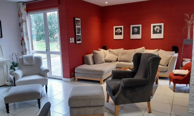 Hillion House | Family home 5 minutes from the sea with a large garden