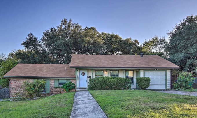 Shearer Hills - Ridgeview House | Family Home, Halfway Between Airport & Dtwn