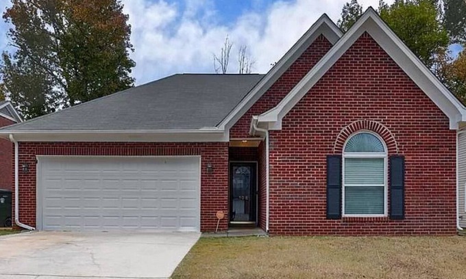 Madison House | Family Home in Madison, Long-Term Stays Welcome!