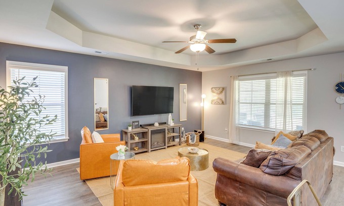 Normal House | Family Home w/Covered Patio in Ardmore