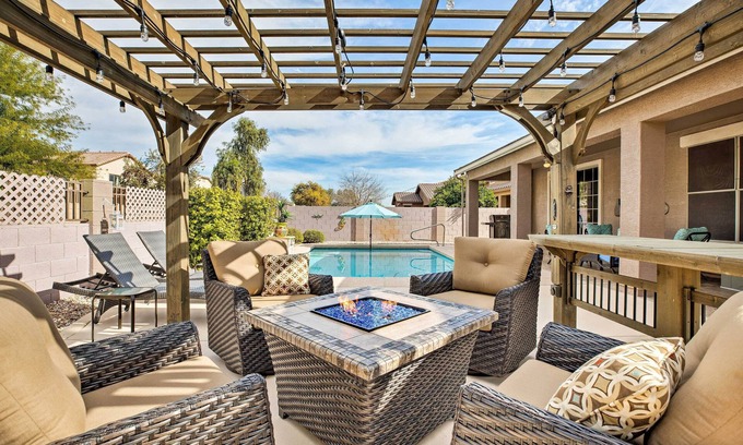 Palm Valley House | Family Home w/Pool, BBQ & Fire Pit in Goodyear