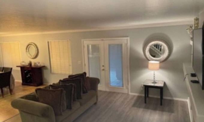 Litchfield Park House | Family Home with Pool, outdoor grill, and entertainment