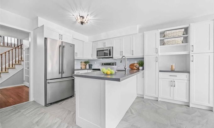 Bowmanville House | Family home with backyard fun! Close to Valley 2000 Conservation - Great Fishing
