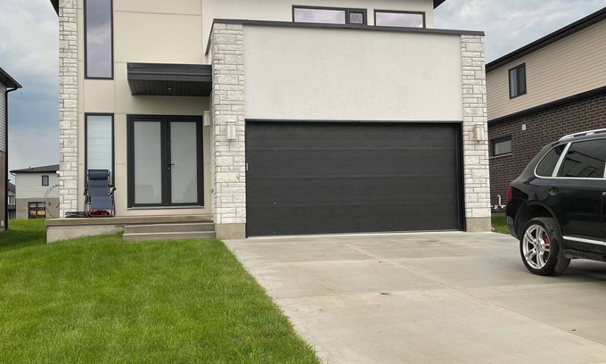 Middlesex Centre House | Family home with modern style