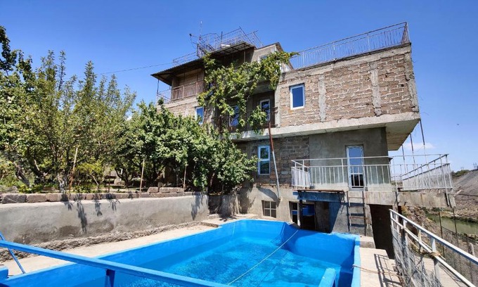 Yerevan Villa | Family hotel & resort + pools & garden