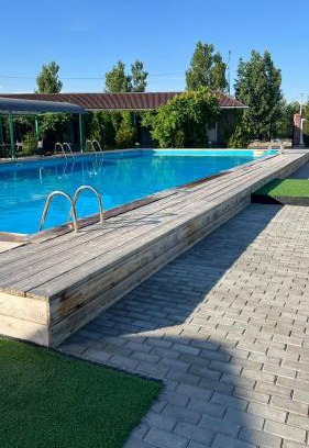 Kapchagay Bed & Breakfast | Family